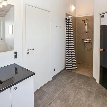Дом отдыха 4 Bedroom Gorgeous In