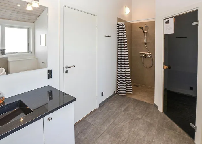 بيت للعطل Four-bedroom In