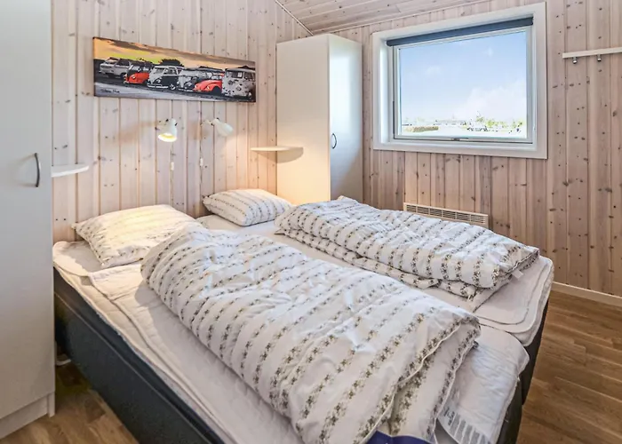 Four-bedroom In بيت للعطل