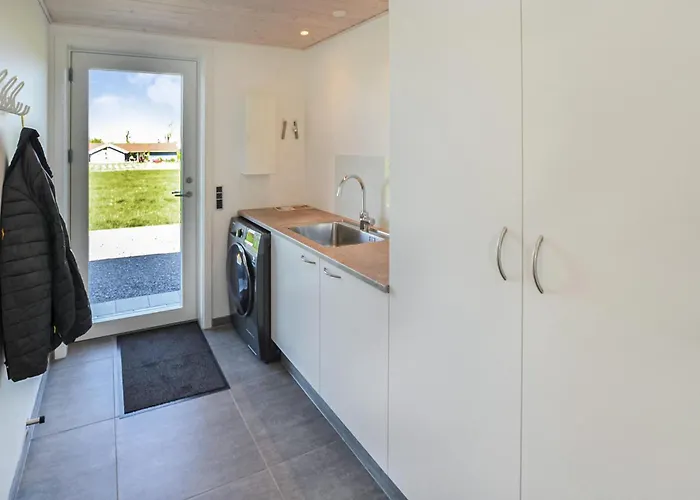 Four-bedroom In بيت للعطل *