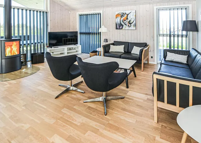 بيت للعطل Four-bedroom In
